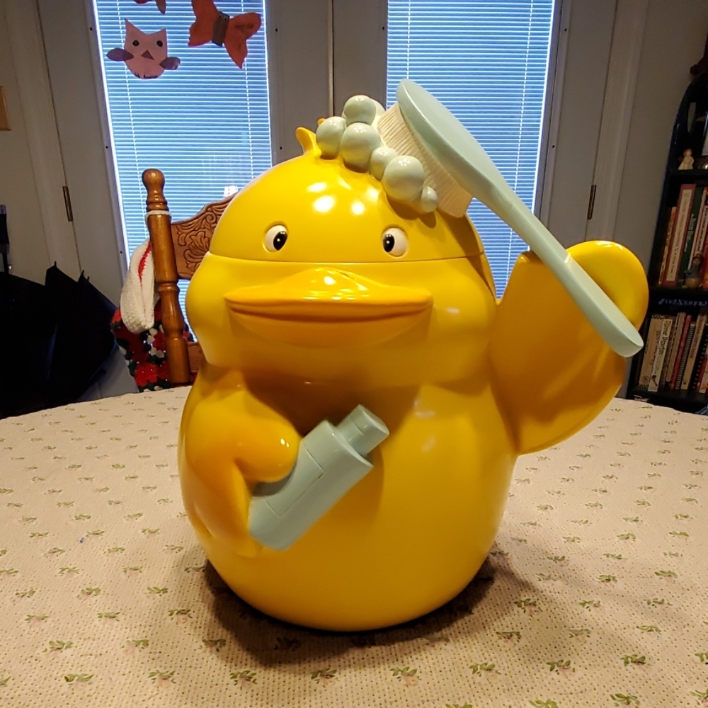 Duck bathroom soap and shampoo holder